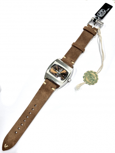 Preview: UMF Ruhla 1452-5 Armbanduhr Zaria Mechanik, Handaufzug, Saphirglas, 41mm, Braun