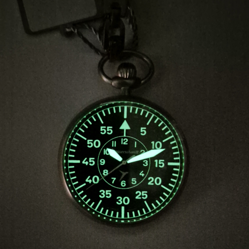 Messerschmitt ME-TAU-6 Taschenuhr mit Kette, Ronda-Werk, Leuchtziffern- und Zeiger