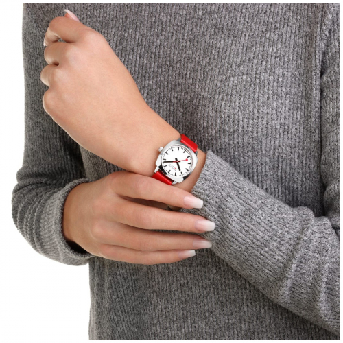 Mondaine Damenuhr MSL.31110.LCV Petite Cushion 31mm Saphirglas