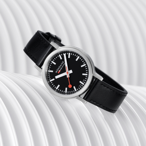 MONDAINE MST.34020.LBV.SET Damenuhr schwarz stop2go Saphirglas, 34mm mit Extraband