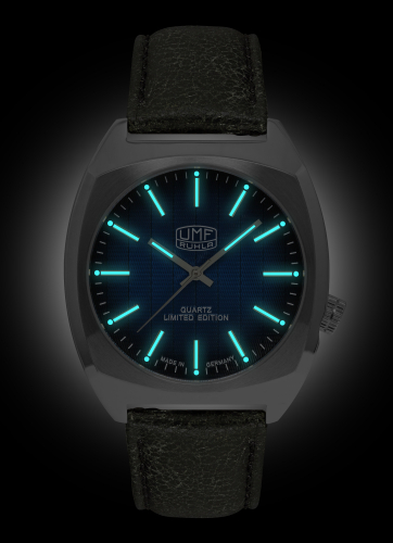 Preview: UMF Ruhla 1466-3, Kaliber 13 Quarz, Saphirglas, Armbanduhr, Blau, Lederband, 42mm