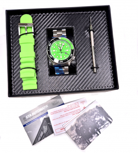 UMF Ruhla 1958M-4 Armbanduhr Kampfschwimmer 200ATM, ETA Automatik, 44mm