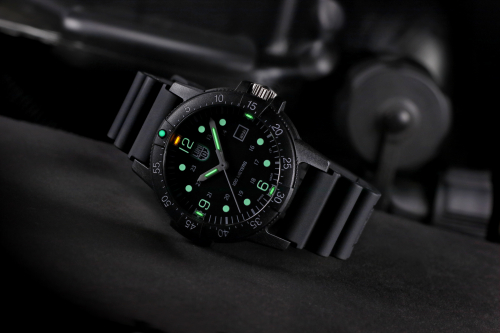 Preview: Luminox Herren Armbanduhr X2.2001 Sea Bass 2000 Serie 10ATM