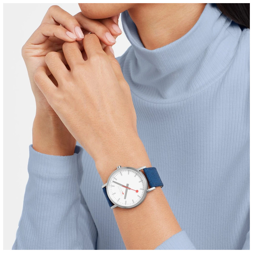 MONDAINE Uhr Classic, 40mm, blaue Textiluhr, A660.30360.17SBD