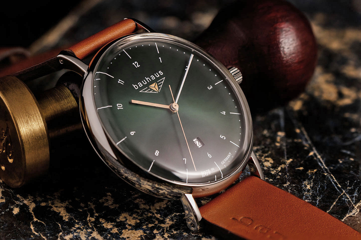 bauhaus 21404 Herren Armbanduhr dunkelgrün, Ronda Werk, Lederband