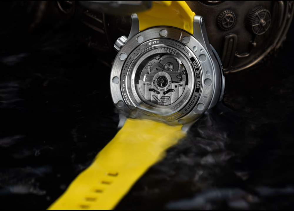 Vostok Europe Batiscafos Automatik NH35-​511E767, 2x Bänder, 30ATM, Tritium