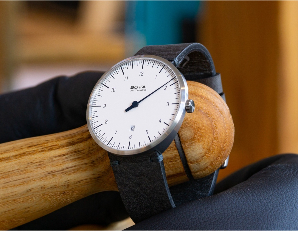 Botta UNO Automatik 811010 Einzeigeruhr 44mm, Sattellederband