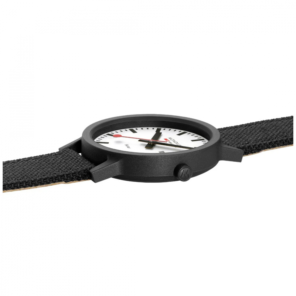 MONDAINE Armbanduhr MS1.41910.LB essence schwarz Solar Saphirglas, 41mm