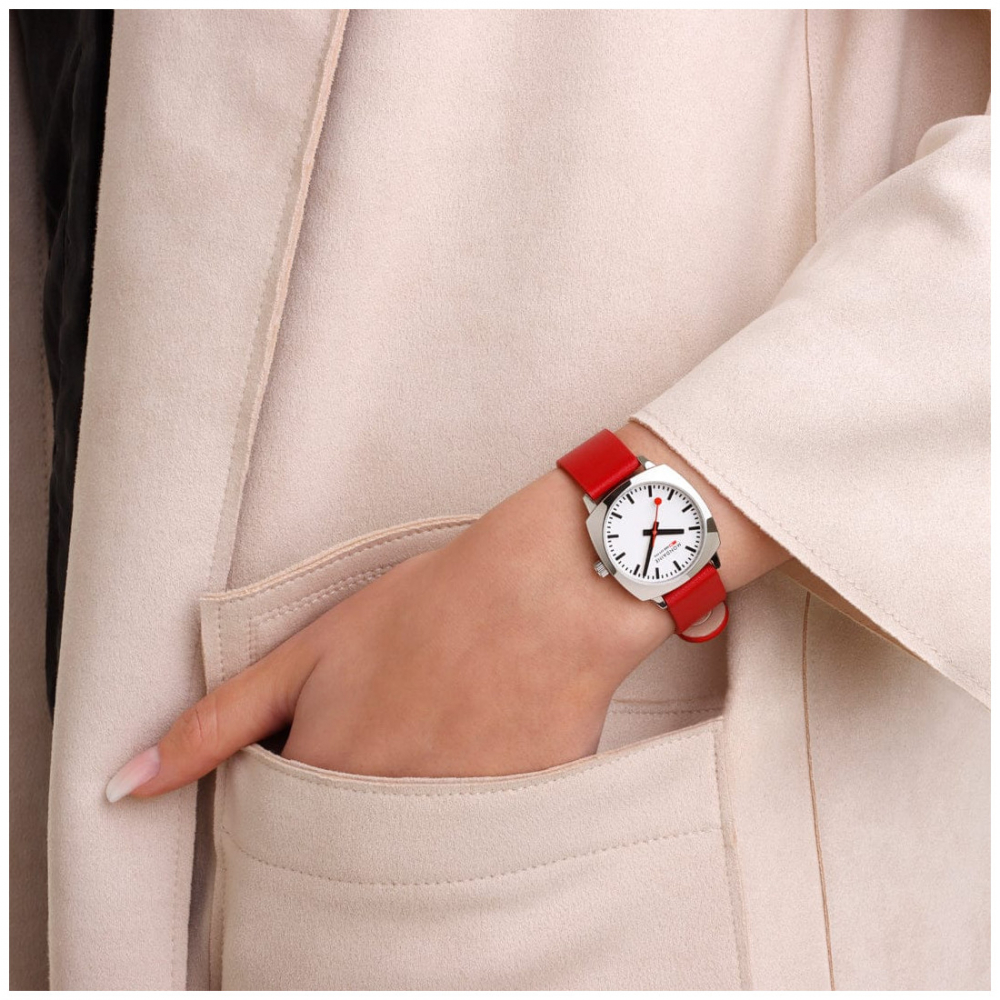 Mondaine Damenuhr MSL.31110.LCV Petite Cushion 31mm Saphirglas