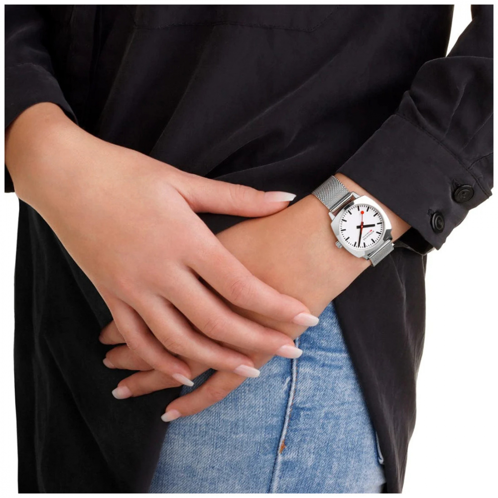 Mondaine Damenuhr MSL.31110.SM Petite Cushion 31mm Saphirglas