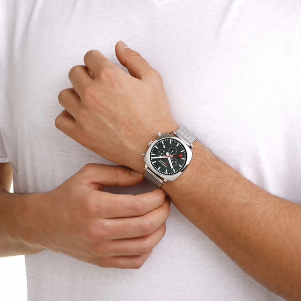 Mondaine Herren Armbanduhr Squar Chrono Grün MSL.41460.LF.SET Saphirglas, Wechselband