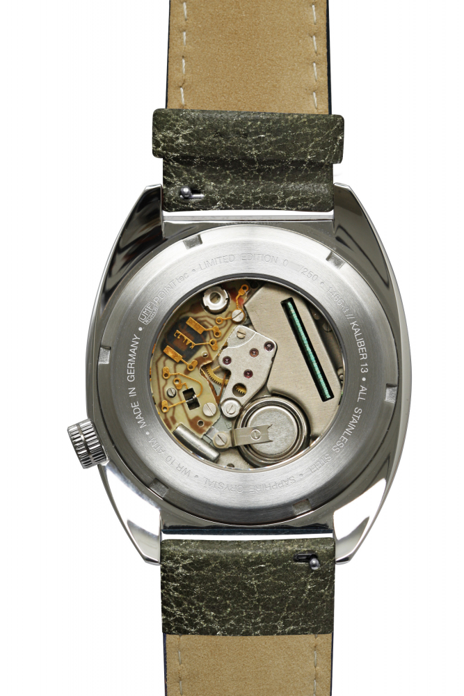 UMF Ruhla 1466-3, Kaliber 13 Quarz, Saphirglas, Armbanduhr, Blau, Lederband, 42mm