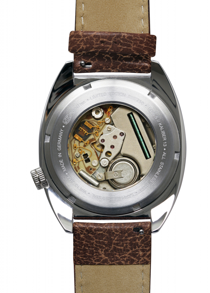 UMF Ruhla 1466-5, Kaliber 13 Quarz, Saphirglas, Armbanduhr, Rot, Lederband, 42mm