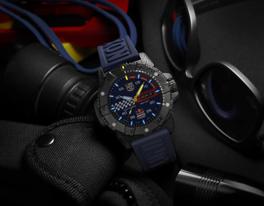 Luminox Red Bull Ampol Racing XS.3863.ARB Automatic Day-Date, Limitierte Edition